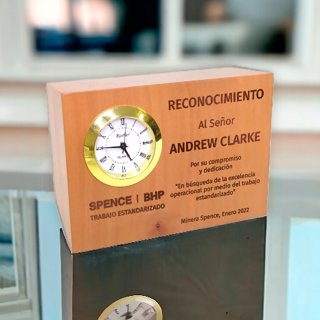 galvano reloj escritorio muestra.png